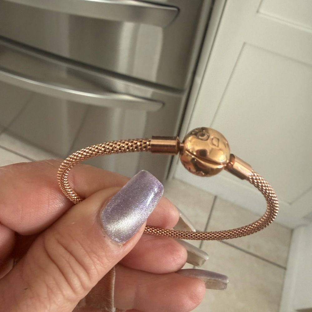 Pandora beautiful flexible rose gold bangle. - Picture 6 of 6
